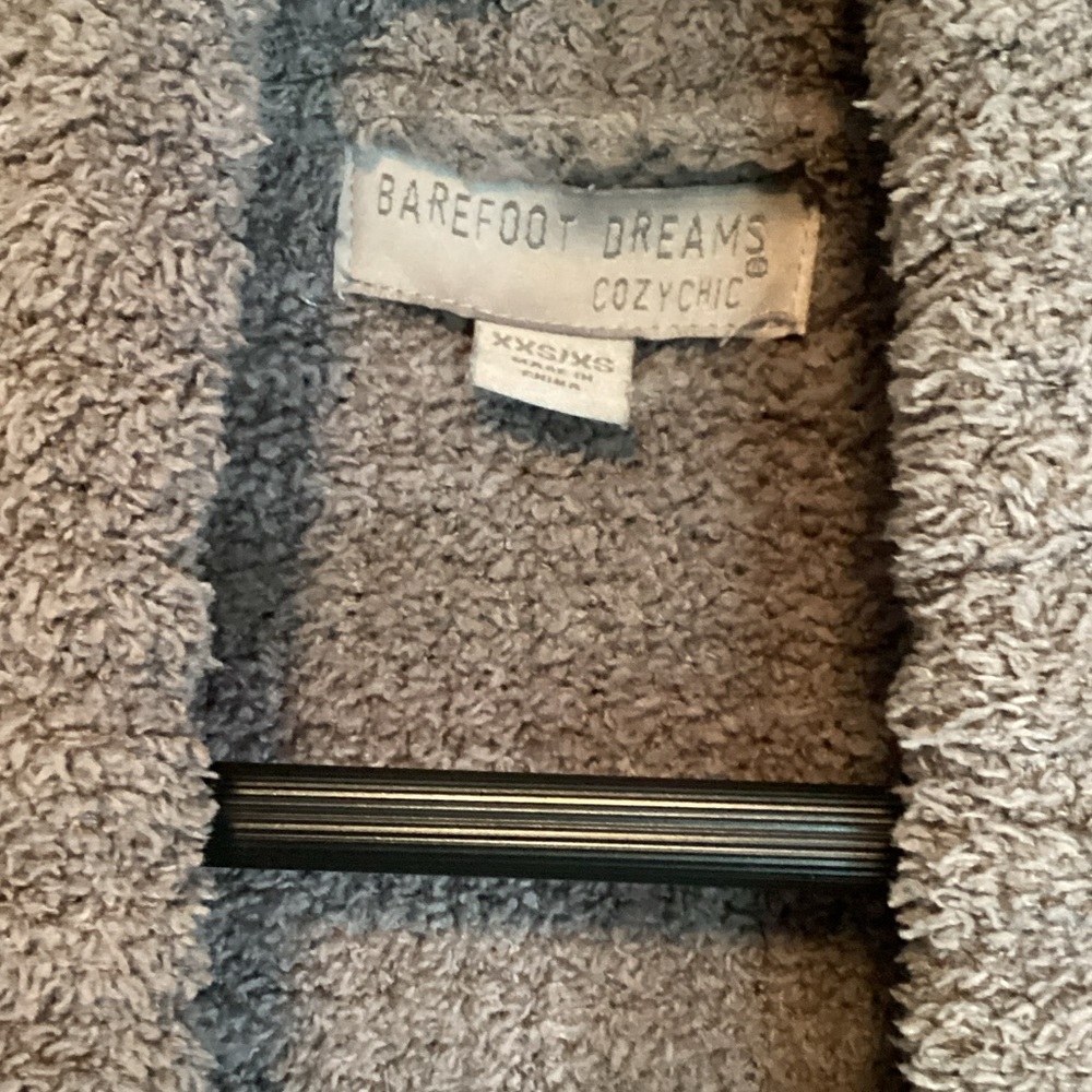 Barefoot Dreams Gray Oversized Cardigan
Size XXS/XS - Picture 2 of 7